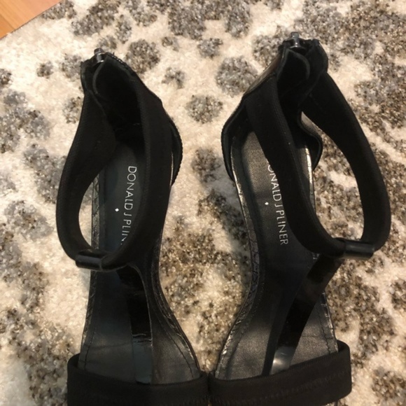 Donald J Pliner Women's Black Palo Wedge Sandal 6 - Picture 4 of 5